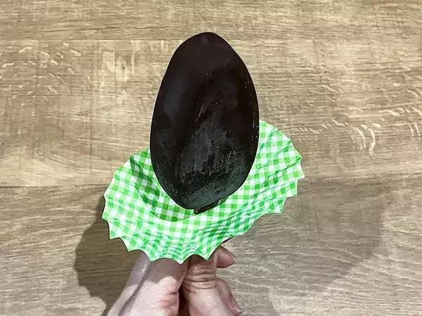 「おかずカップは仕切りだけじゃない！　“アイスの棒”を差してみると「快適になった！」」の画像
