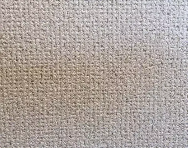 「「うちも同じ状態」　壁紙の黒ずみが落ちた方法に「目からウロコ」「感謝」」の画像