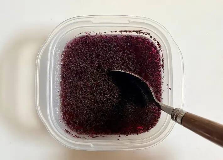 豆腐を丸ごと“紫の調味液”に漬けたら？　まさかのビジュアルに【簡単レシピ】
