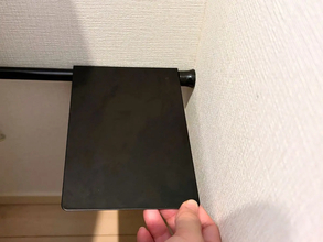 トイレに『突っ張り棒』を仕込んだら…　毎日の床掃除が「劇的にラク！」