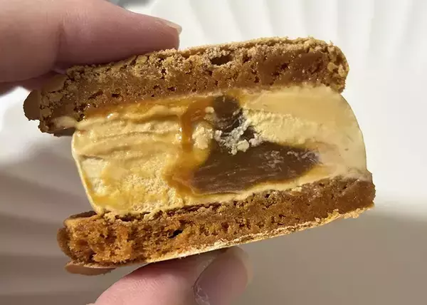 「キャラメル好き必見！　セブンの数量限定アイスをレビュー」の画像