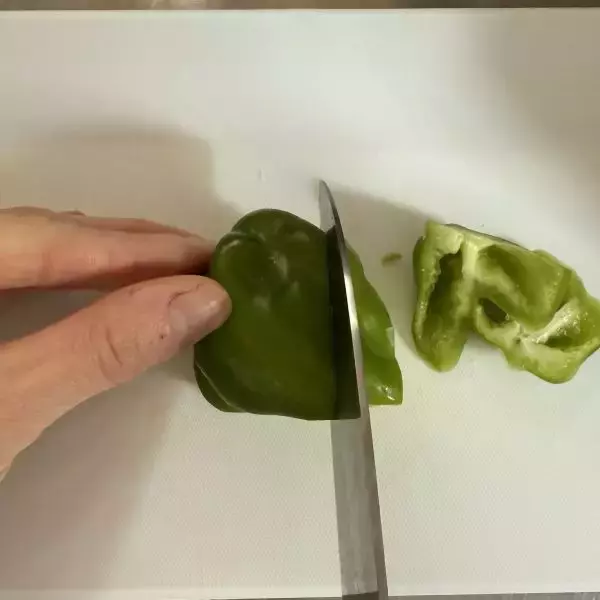 「「タマネギで泣かなくなった」　切り方のコツに「次からコレ」「やってみたい」」の画像