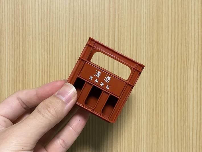 100均で買った『一升瓶ケース』　飾るだけでなく…？「シンデレラフィット！」