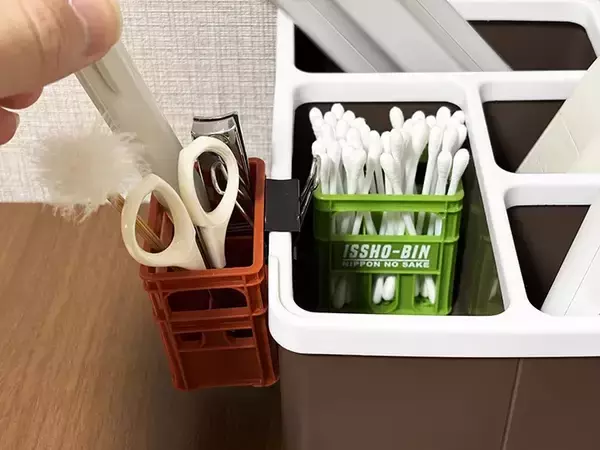 「100均で買った『一升瓶ケース』　飾るだけでなく…？「シンデレラフィット！」」の画像