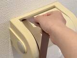 「つっぱり棒を1本吊るすだけ！　トイレットペーパーホルダーの改善方法に「本当に助かった」」の画像4