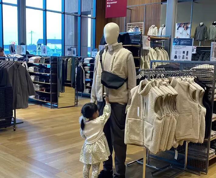 4歳娘「店員さん呼んで！」　父親が連れて行かれた先には…「爆笑して鼻水出た」「1人で見ちゃダメなやつ」