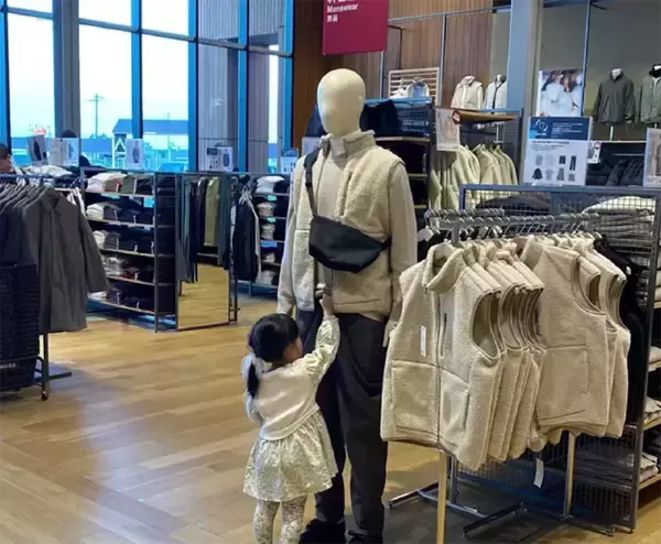 「4歳娘「店員さん呼んで！」　父親が連れて行かれた先には…「爆笑して鼻水出た」「1人で見ちゃダメなやつ」」の画像