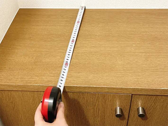 下駄箱に傷が！『吸着マット』を貼る裏ワザで保護したら「最適解だった」