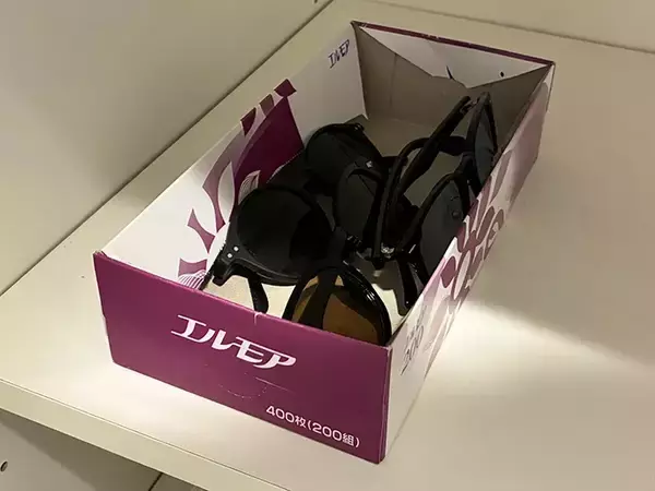 「玄関収納、『ティッシュバスケット』でスッキリ　3つの活用法を試すと「快適！」」の画像