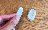 「スリコのガジェットホルダーを使うと10秒で浮かせる収納ができる！　小物がスッキリして「部屋の整理ができた！」」の画像3