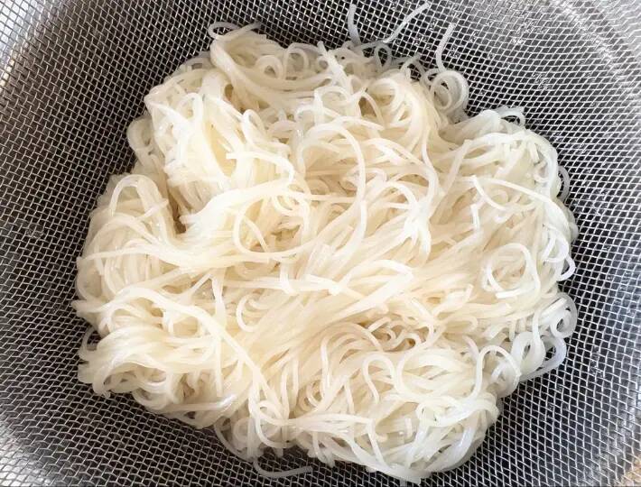 そうめんの『温かい食べ方』に夫と息子から大好評　オリーブオイルで炒めて？
