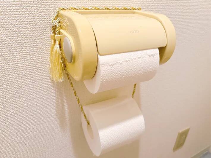 0円で完成！　家にある『余った紐』でトイレットペーパーホルダーを2連化する裏技