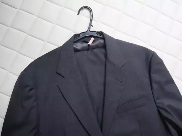 「自宅でスーツは洗濯できる？　紳士服量販店の解説に「勉強になった」」の画像