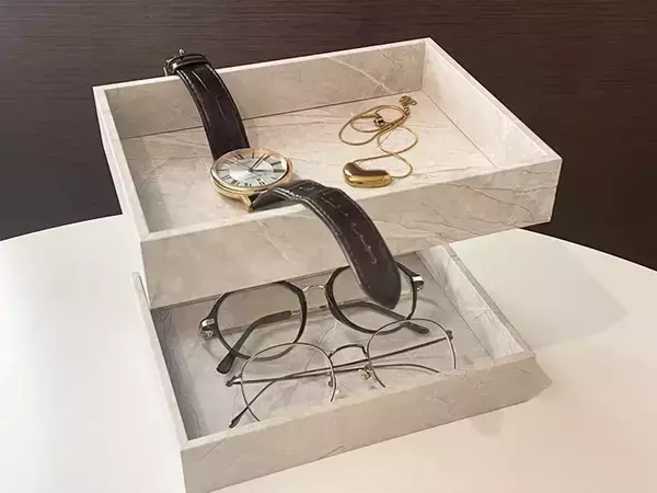 「100均で買った『コの字型スタンド』　思わぬ活用法に「その手があったか」【簡単DIY】」の画像