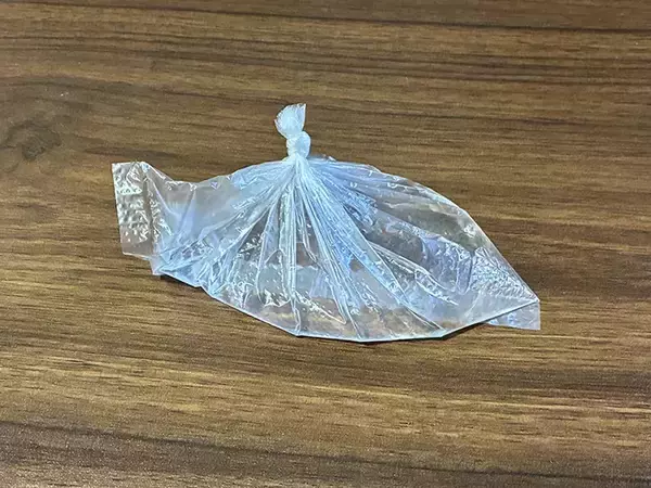 「ジッパー袋が氷代わりになる！　自衛隊が教える5分で作れる冷却パックが、夏に便利」の画像