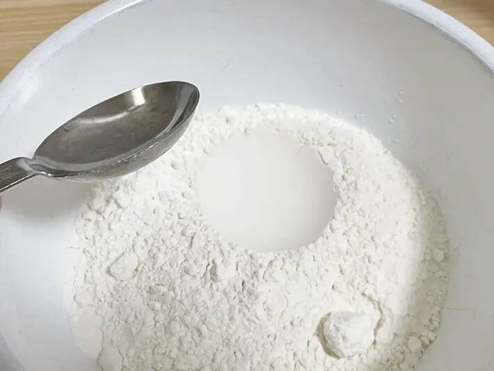 計量スプーンにハチミツがつかない　使い分けると便利な2つの裏ワザ
