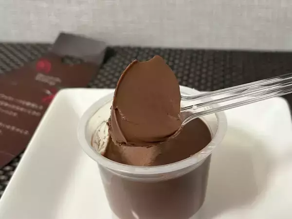 「みんな買って！」「チョコ欲満たされた」　話題のファミマ新作スイーツ、お味は…