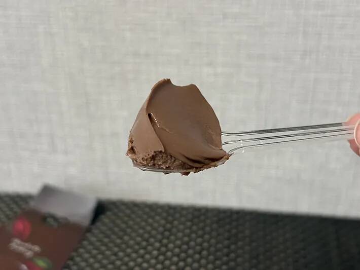 「みんな買って！」「チョコ欲満たされた」　話題のファミマ新作スイーツ、お味は…