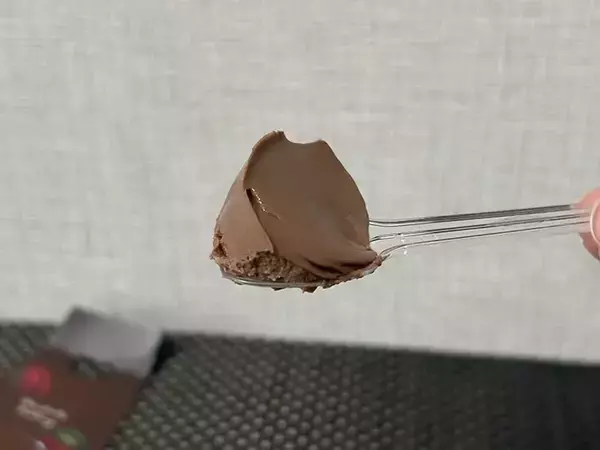 「「みんな買って！」「チョコ欲満たされた」　話題のファミマ新作スイーツ、お味は…」の画像