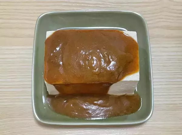 「豆腐×カレーで「満足感がすごい！」　レンチン5分で作れる大満足のレシピとは」の画像
