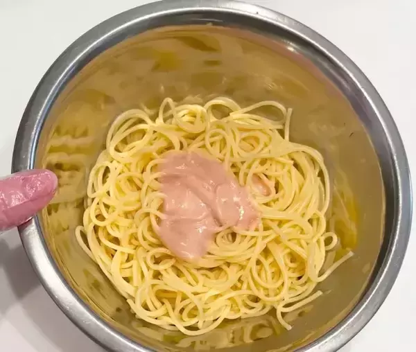 「パスタはそのままお皿に盛りません　『お玉』の活用テクでごちそう感アップ！」の画像