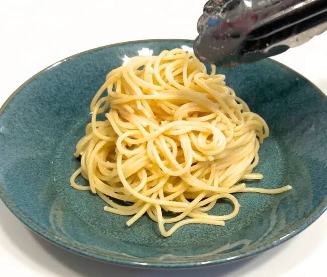 パスタはそのままお皿に盛りません　『お玉』の活用テクでごちそう感アップ！