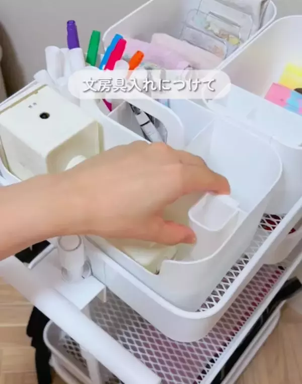 「薬味ケースで文房具が片付く？　意外な収納法に「やってみたい」「助かる」」の画像