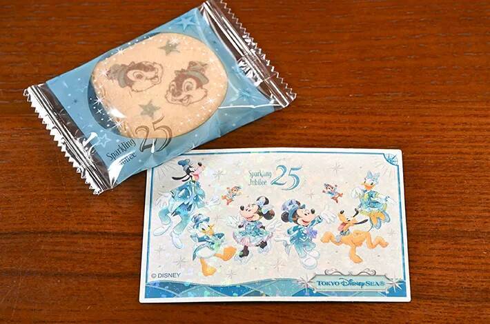 ディズニーシーで買った「1,400円クッキー」　箱を開けると…入っていた『おまけ』が職場で使えた！