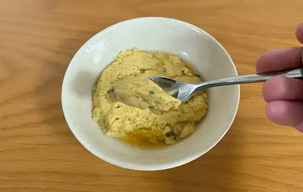 「『どん兵衛』の残り汁は捨てないで！　できた一品に「スプーンが止まらない」「一石二鳥だ」」の画像