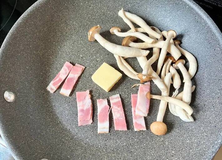 そうめんを『バター』で炒めてみると？「味の決め手は小さじ1杯」
