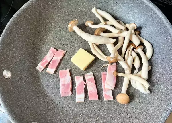 「そうめんを『バター』で炒めてみると？「味の決め手は小さじ1杯」」の画像