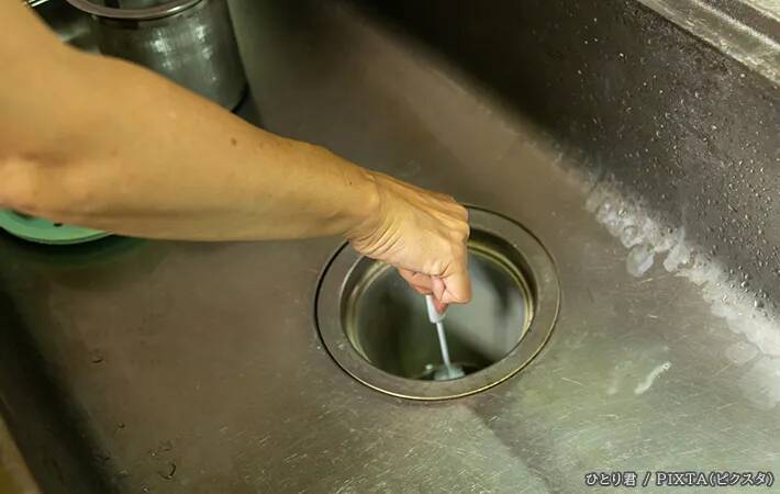 キッチン排水口、お手入れの『正解』が出た！　TOTOが教える“4つの手順”