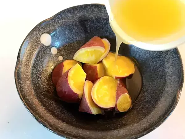マヨネーズを『大さじ1杯』入れてみて　サツマイモの簡単おやつに「もっと食べたい！」