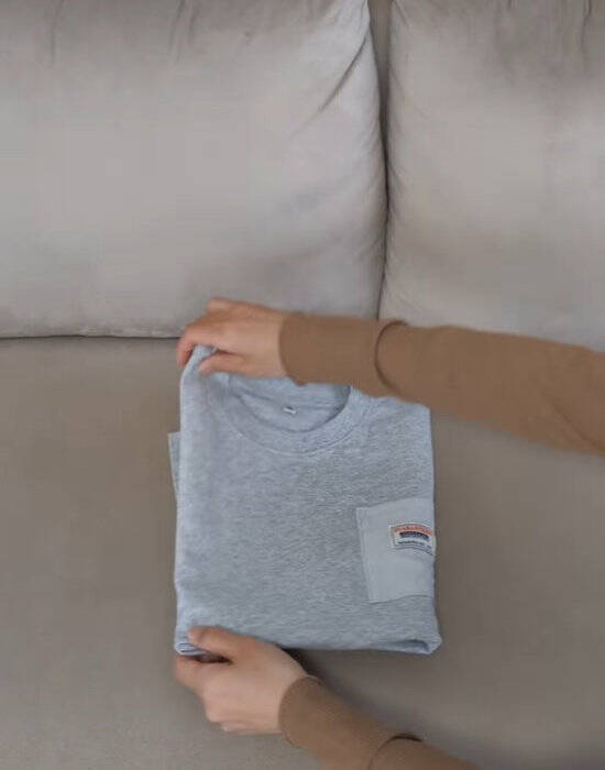 「折るだけでこの仕上がり？」　Tシャツ畳みの裏技に「簡単！」「見た目きれい」