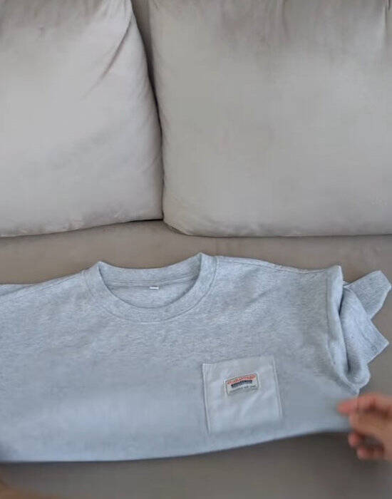 「折るだけでこの仕上がり？」　Tシャツ畳みの裏技に「簡単！」「見た目きれい」