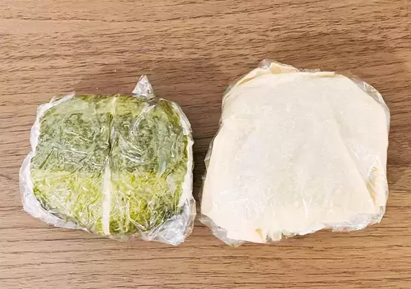 「コーヒーフィルターでおにぎりを包む？　2時間後に比べてみると…」の画像