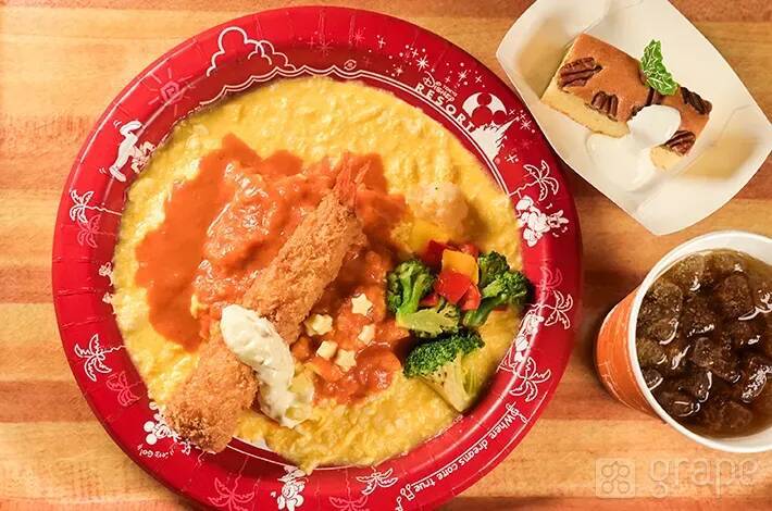 東京ディズニーランドの冬、何食べる？濃厚エビトマトクリームソースの『ごちそうオムライス』が答えだった