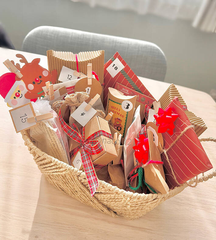 母親が作った『アドベントカレンダー』が素敵すぎた　「大人も欲しい」「一気に開けたい！」