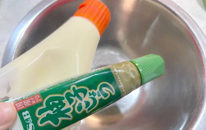 いつものマカロニサラダに入れるだけ！　ほんのちょっとの隠し味で、夫が「デパ地下みたい！」