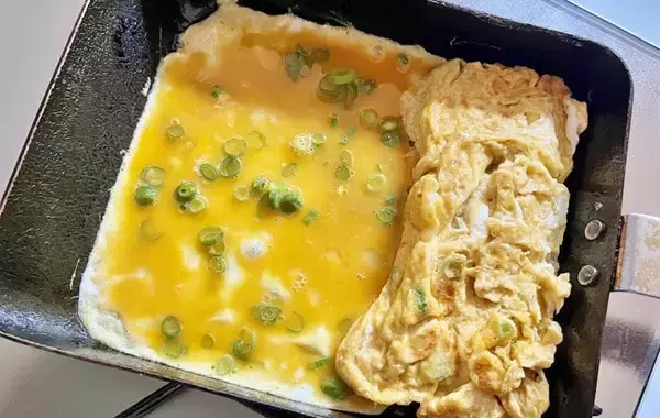 「玉子焼きの味つけ、この手があった！　使った調味料に「ちょうど余ってた」「子供がパクパク」」の画像