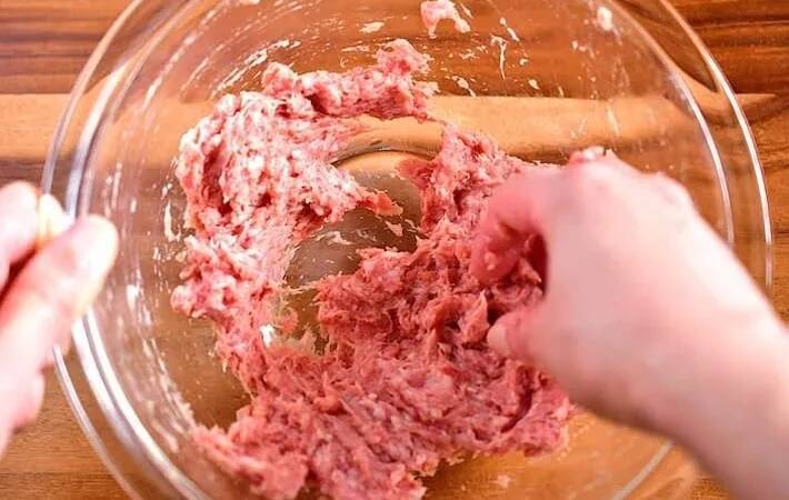 豚ひき肉を大葉で挟むだけ！　できた夏の簡単おかずに「餃子の皮いらず」「タレなしでもいい」【管理栄養士が実践】