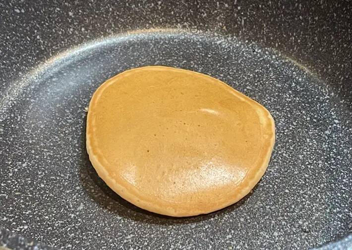 ホットケーキミックスに『ミルクティー』を入れるだけ！　10分で作れるツヤツヤおやつ