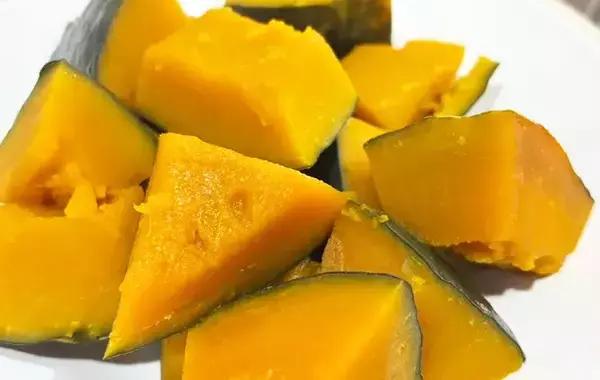 「カボチャの煮物、もう失敗しない！　材料1つで変わるテクニックに「食感も味もよくなった」」の画像