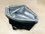 「キンキンに冷やした保冷剤、どうやって入れてる？　保冷剤バッグ“使い方の正解”は」の画像1