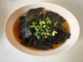 思春期息子から「うん、うまい」と好評！　そうめんに『1枚』のせるだけのひらめきアレンジ