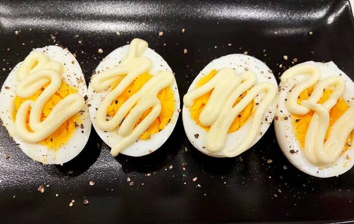 この食べ方が一番うまい？　ゆで卵の新たな食べ方に「満足度高すぎる」「超簡単」