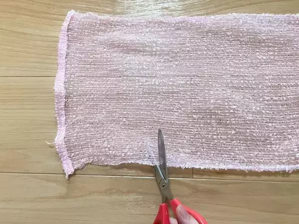 使い古したボディータオルをカットして！　簡単に試せる『掃除術』で「見えないホコリがごっそり！」