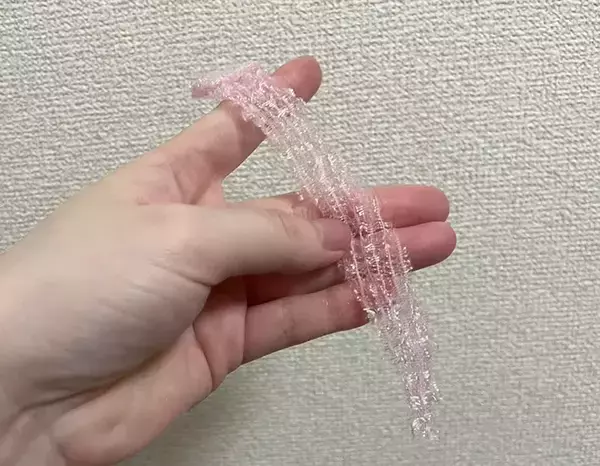 「使い古したボディータオルをカットして！　簡単に試せる『掃除術』で「見えないホコリがごっそり！」」の画像