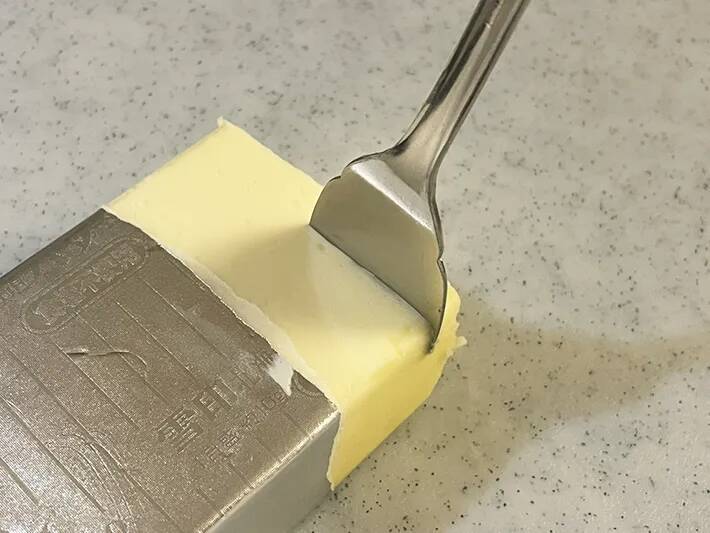 トーストにバターを塗る時は？　バターナイフではなく…「便利すぎて笑った」