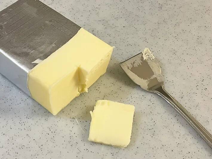 トーストにバターを塗る時は？　バターナイフではなく…「便利すぎて笑った」